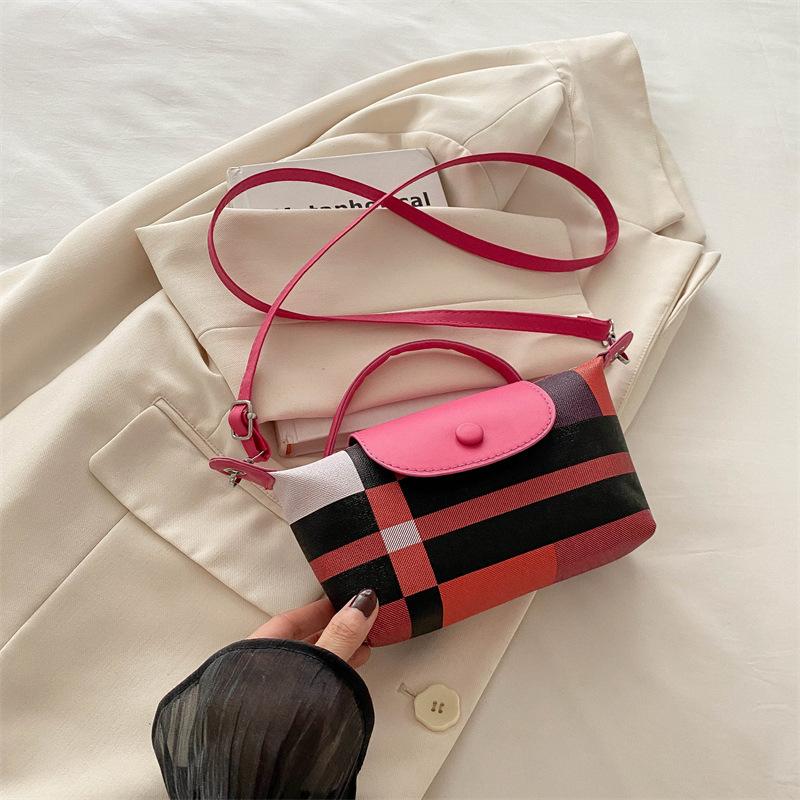 

Сумка женская летняя 2024 года, новая нишевая модная сумка для мобильного телефона, повседневная маленькая квадратная сумка женская простая модная сумка-мессенджер