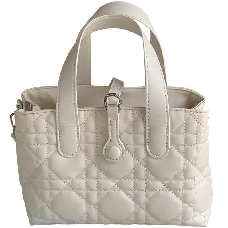 This Exquisite Square Small Handbag Is A Versatile and Fashionable Crossbody Bag for Women