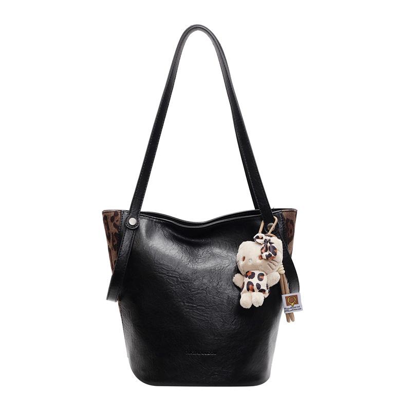 Fashion Bag Women's New Large-capacity Commuter Casual Versatile Shoulder Bag