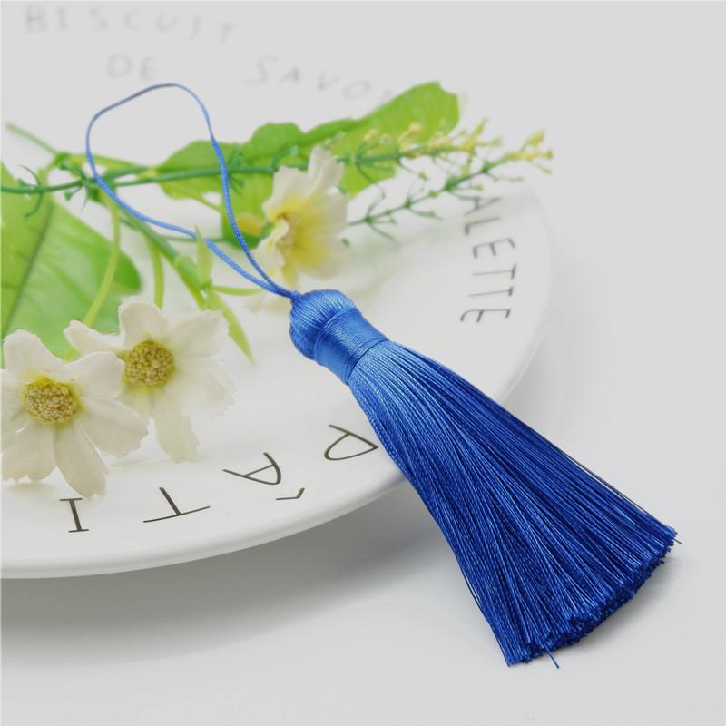 8 cm Kurzer Dicker Quaste Geschlossen Anti-Falten Vertikal Eis-Seide Kleine Quaste Hängendes Ohr Lesezeichen Kleidung Haarnadel Quaste Ohr
