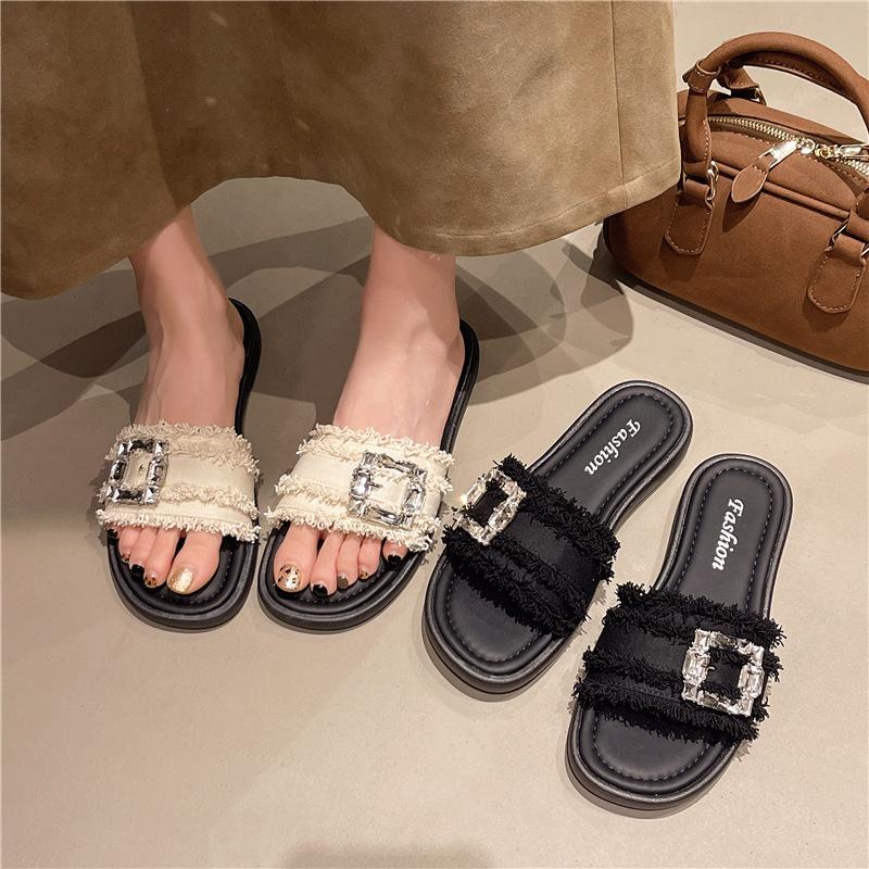 Xiaoxiangfeng Rhinestone Slippers Women's Summer Wear New Internet Celebrity Explosion Flat Bottom One-word Drag Non-slip Beach Sandals