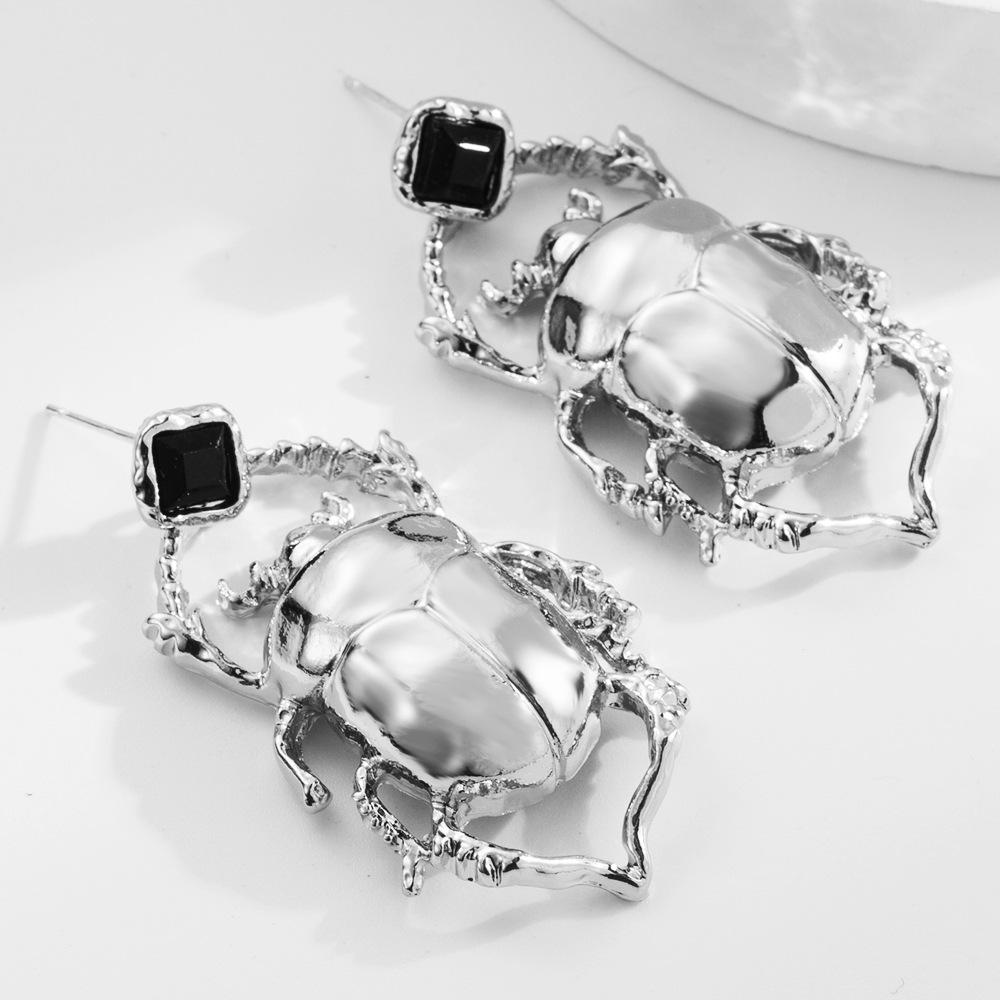 Red Ladybug Cockroach Design Earrings: Unique European & American Retro Studs for Women 2025