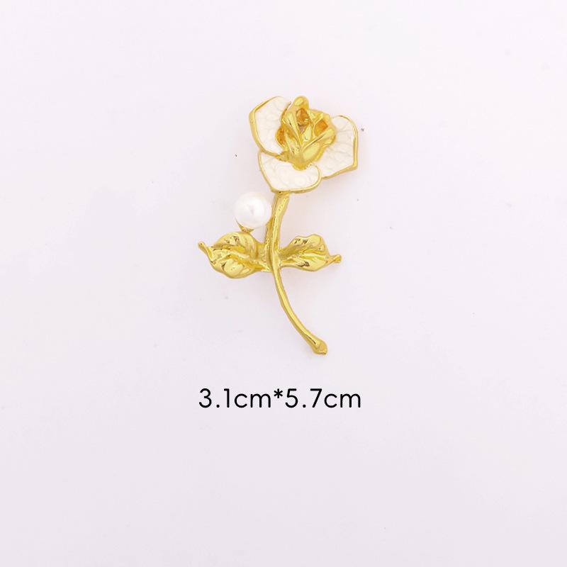 High-End Retro Rose Brooch: Exquisite 3D Cute Pin for Clothes and Bags