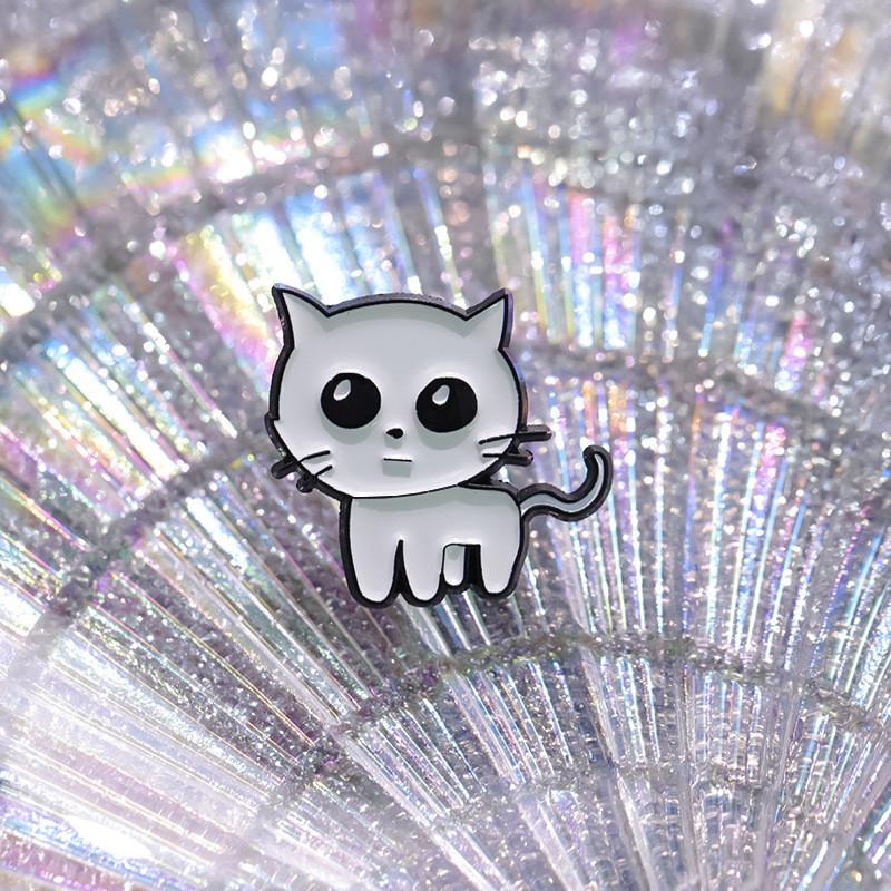Alloy Unique White Cat Pin Brooch For Trendy Animal Lovers And Style Personalized