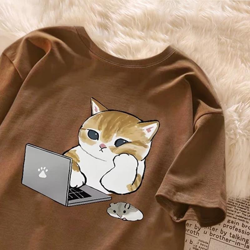 

Мультяшная аниме футболка с принтом работающего кота для пары, с коротким рукавом, круглым вырезом, летний свободный повседневный женский топ XL