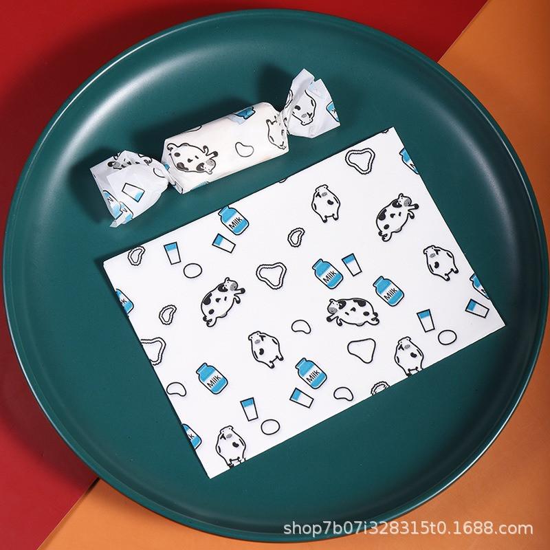 100Pcs/pack Cartoon Printed Handmade DIY Nougat Candy Packaging Oil Papers Milk Taffy Wrapper New Year Holiday Party Decoration
