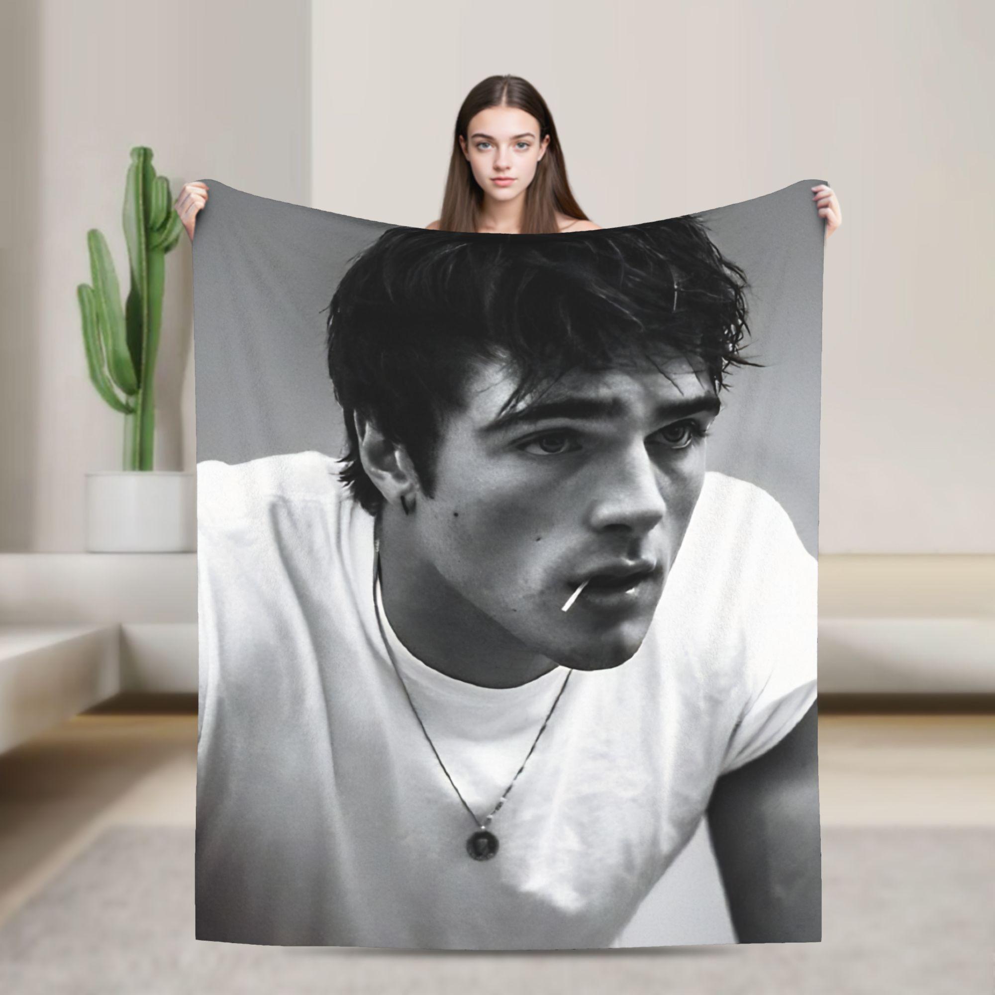 Jessica Chen Unisex Jacob Elordi Australian Actor Blankets Warm Soft Plush Throw Blanket For Bedroom Travel Office Flannel Bedspread Bed Cover