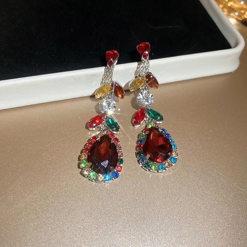 Exquisite French Zircon Flower Jewelry Set: Court-Style Clavicle Necklace & Pendant Earrings