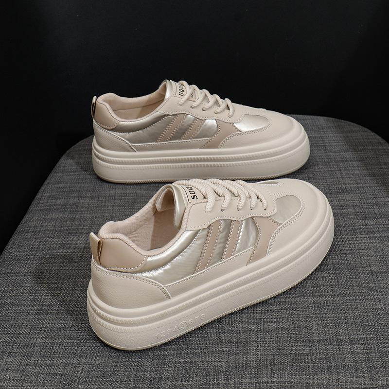 2025 spring little white shoes new Korean version ins female students platform heightening sports board shoes casual street shot K3702