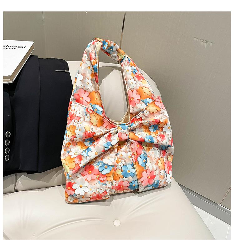 

Контрастный цвет цветочный дизайн чувство красивый летний новый повседневный тренд ручная переноска одно плечо подмышечная сумка женщина