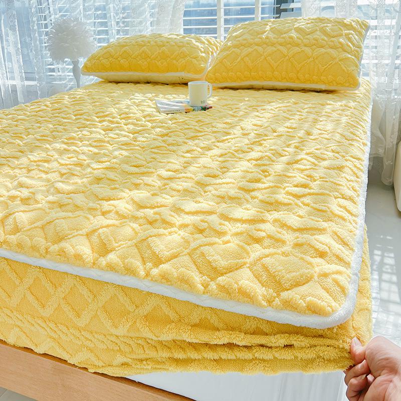 Plush Velvet Mattress Protector: Winter Taffeta Fitted Sheet & Cover for Simmons Bedspread