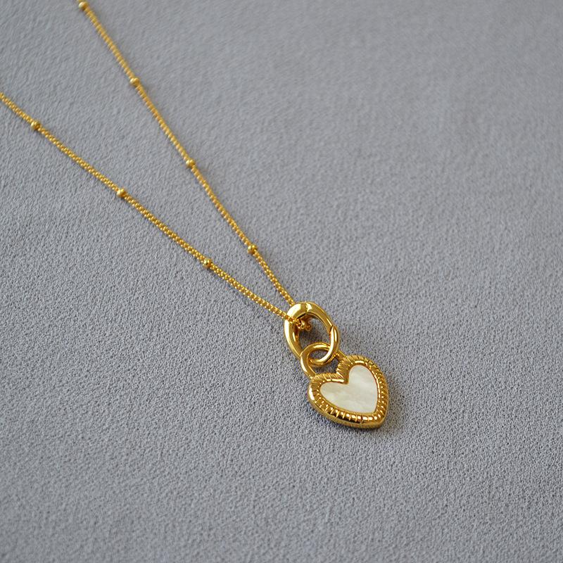 Japanese Korean Style Fashion Niche Design, Simple and Exquisite Retro Black and White Double-sided Love Pendant, Doudou Chain Necklace