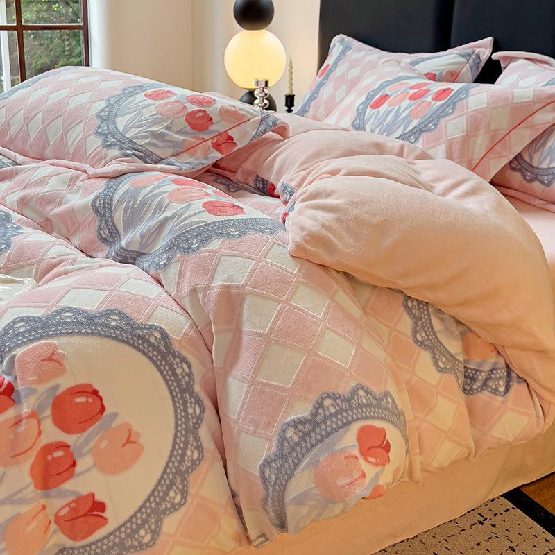 

Advanced Three-Dimensional Autumn And Winter Three-Dimensional Carved Fleece Milk Fleece Bed 4Pcs Bedding 200 * 230 quilt 1.5-1 bed sheet 4pc тюльпан кольору