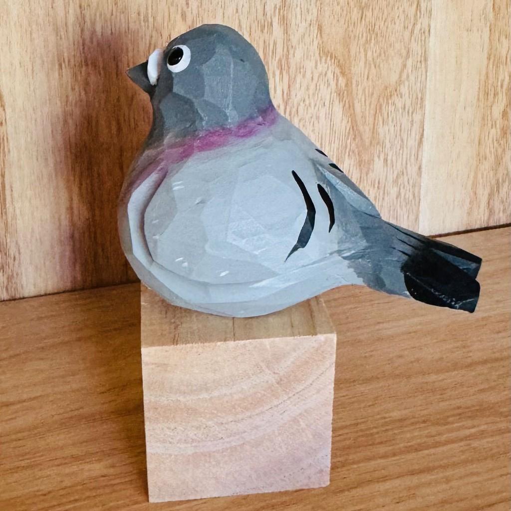 Wooden Craft Bird Figurine With Modern Minimalist Style For Living Room Decor Or Gift