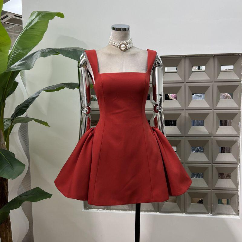 

2025 Amazon Cross-Border New French-Style Elegant Burgundy Spaghetti Strap Dress for Women, Waist-Cinching, Slimming, Long Flared Dress Red S