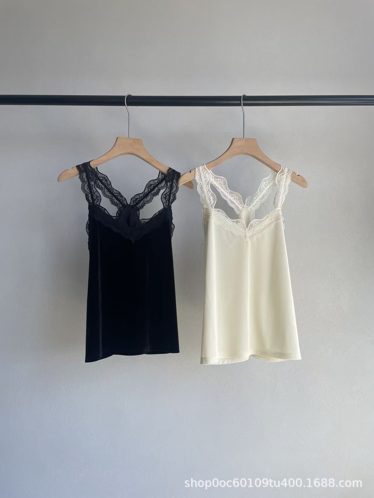 2026 Early Spring French Luxury Velvet & Lace Patchwork Camisole for Women M