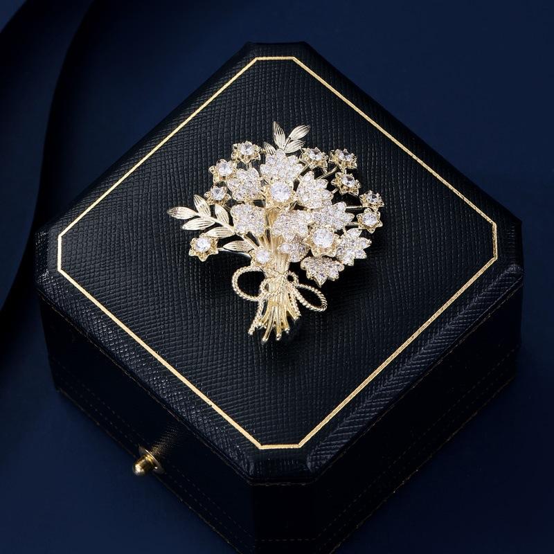 Mode Personlighet Bukett Brosch för Kvinnor Elegant Dam Strass Blomma Broschnålar Fest Smycken Gåvor