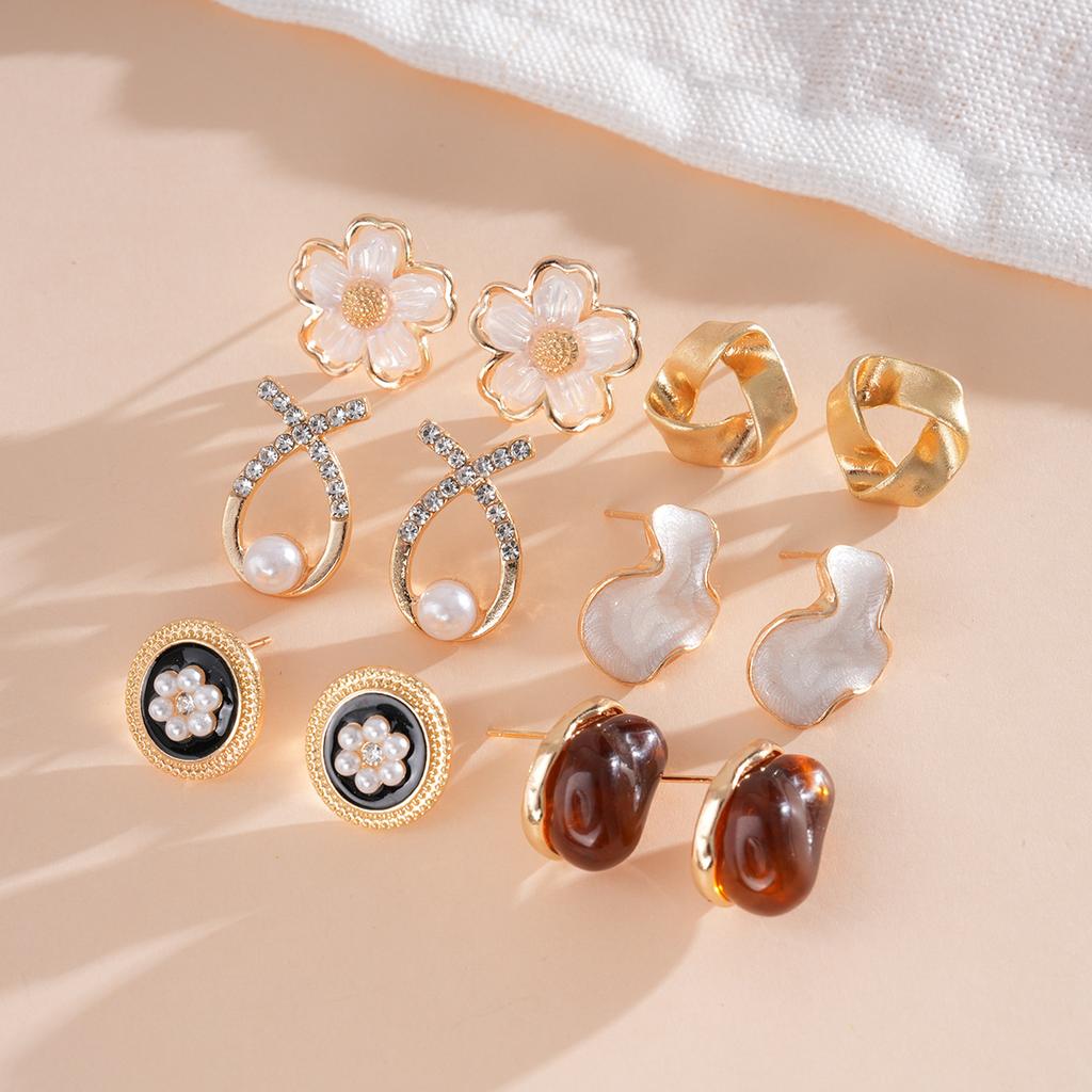 Ten-piece set of diamond-encrusted imitation pearl acrylic round flower triangular silver needle stud earrings retro earrings