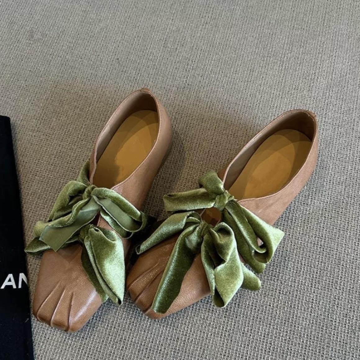 

Cowhide version~ retro niche pleated soft-soled bow strap square head flat bottom shallow mouth Mary Jane summer single shoes 40 хакі