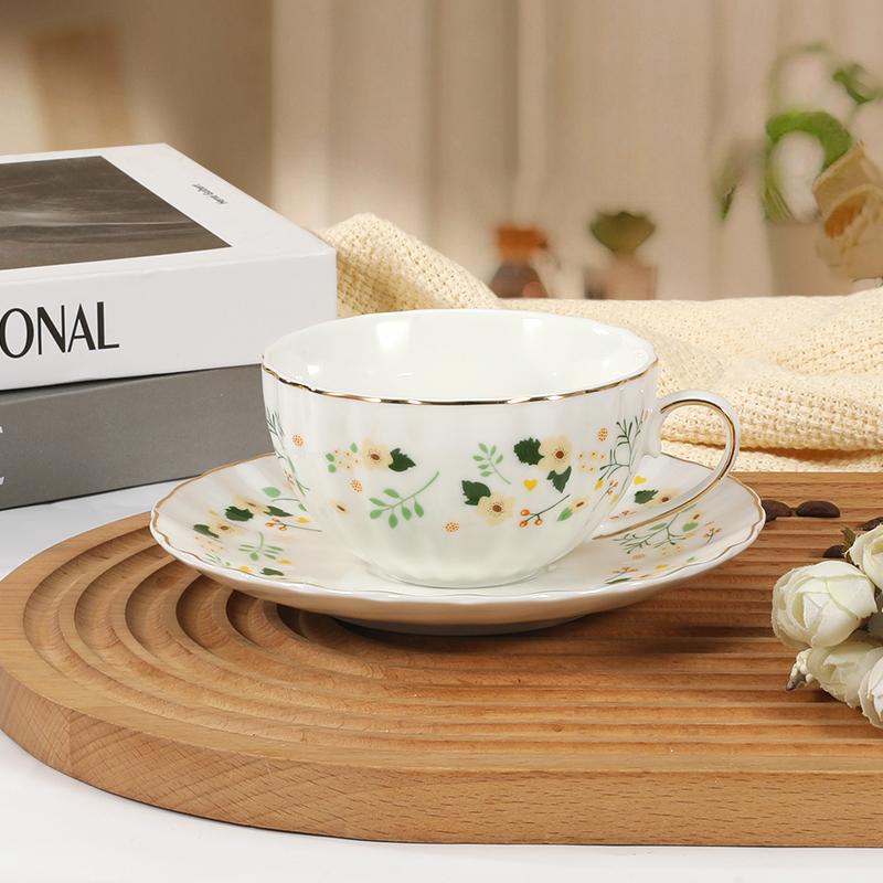 Bone China Coffee Cups 180ml Light Luxury Exquisite Tea Cup Floral Ceramics Home Office Tea Set, 1 Set