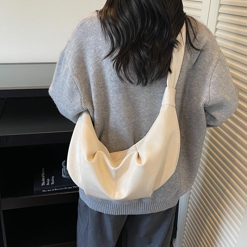 Vintage Soft PU Leather Shoulder Bag Women Large Capacity Crescent Hobo Bag Wide Strap Sling Bag for Work Travel and Casual Outings