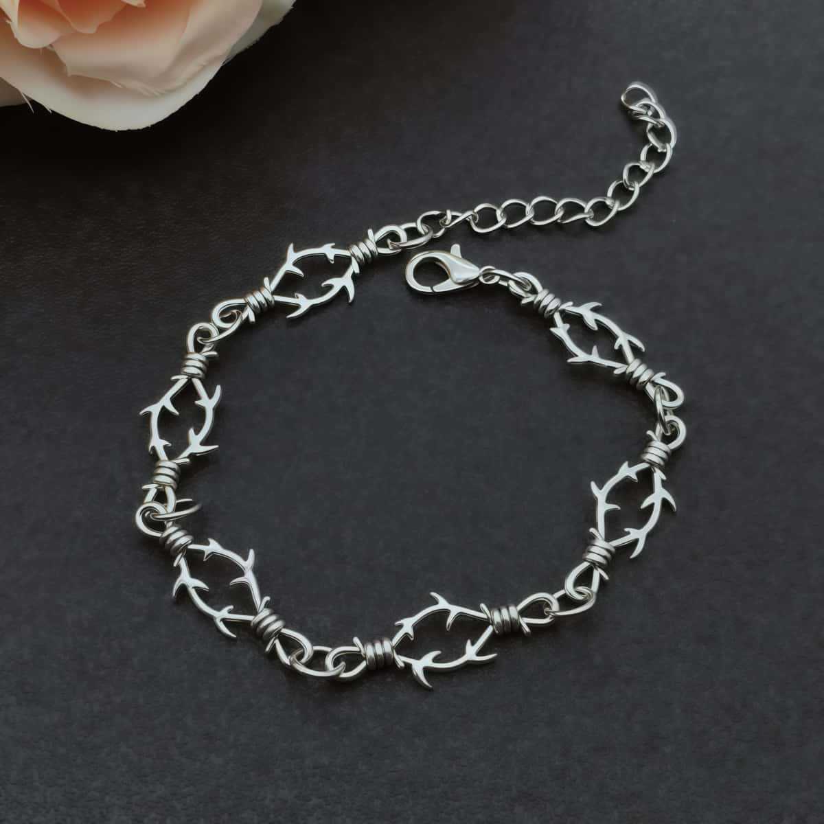 

Retro Hip-hop Sliver Color Thorns Knotted Necklace Bracelets Set for Men Women Gothic Punk Streetwear Jewelry Sets Accessories