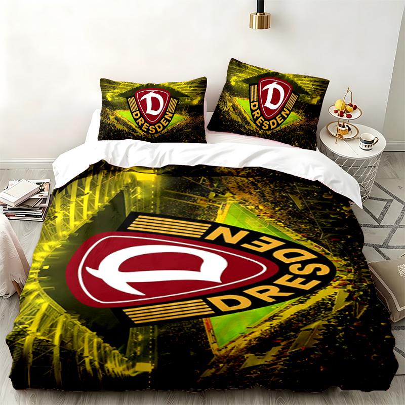 Dynamo Dresden 3pc set Perfect for bedroom use Comfortable bedding set includes a duvet cover and two pillowcases Ideal birthday or Christmas gift