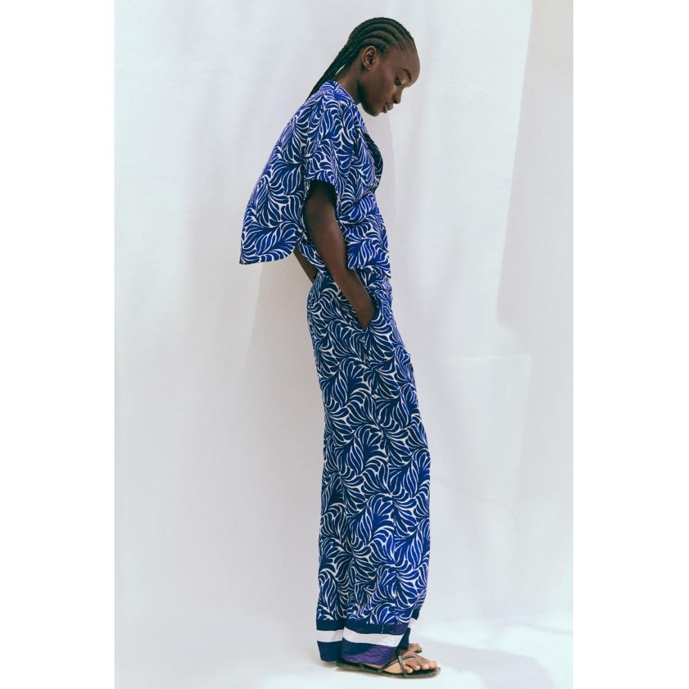 

Широкие брюки HM темно-синего цвета с узором