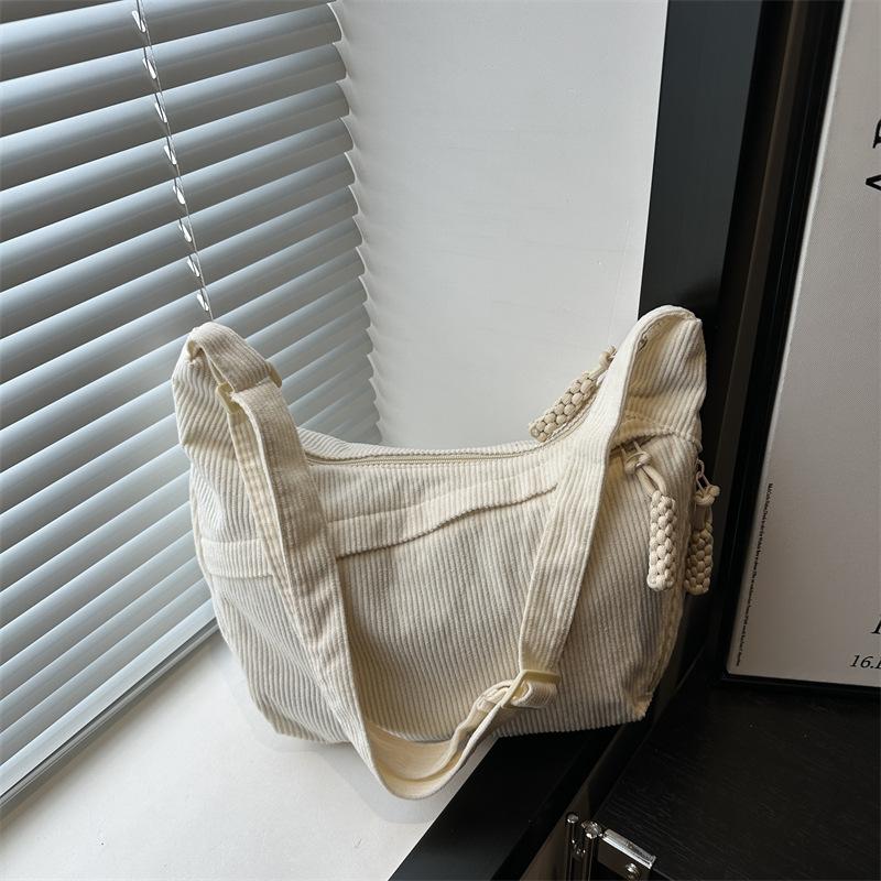 

Spring new versatile shoulder bag travel messenger bag washed wrinkled nylon retro casual lightweight dumpling bag белый