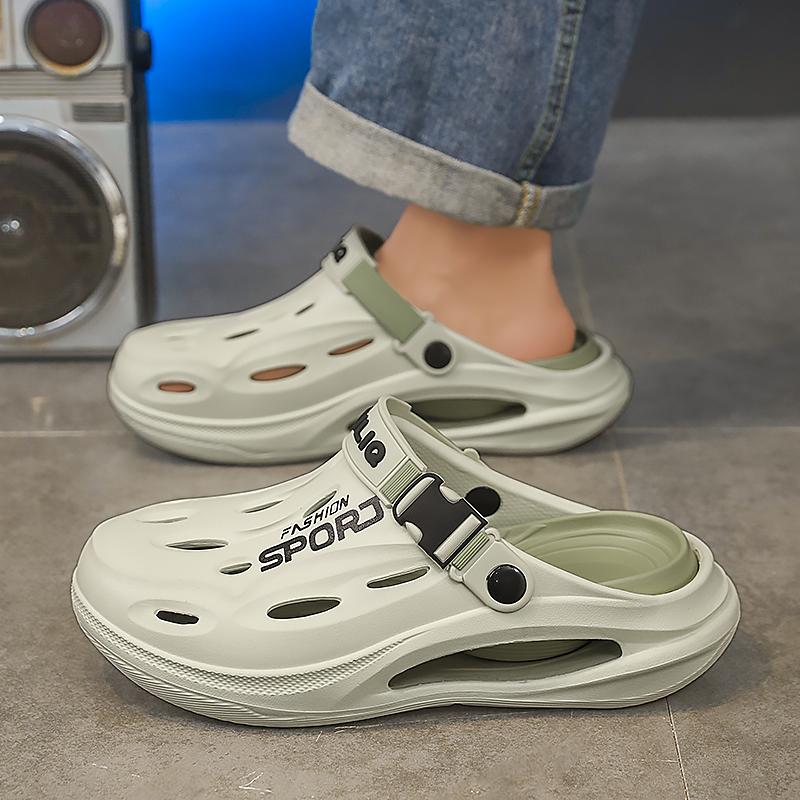 Men's Clogs Summer Wear Resistant Non Slip Sports Beach Shoes Soft Soled Comfortable Men's Shoes Driving