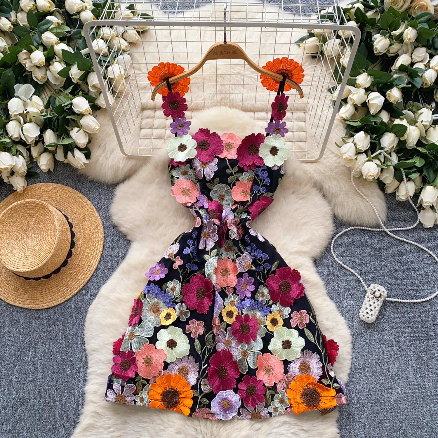 Нишевый французский дизайн Чувство Трехмерный цветок Сетчатая вышивка Талия Стройнящий сарафан А-силуэта Короткая юбка XXL чёрный