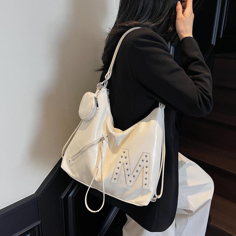 Premium retro bag women's large-capacity new winter niche retro shoulder messenger bag commuter tote bag