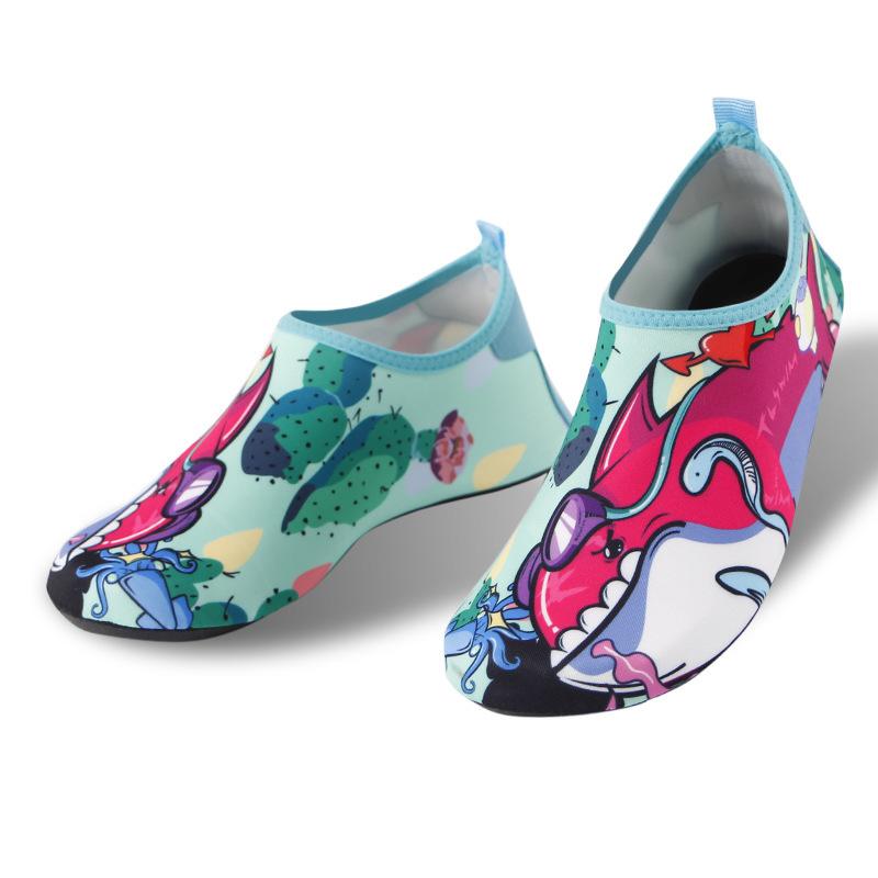 Quick-drying beach shoes men's and women's diving snorkeling shoes wading beach socks women's swimming non-slip soft-soled quick-drying