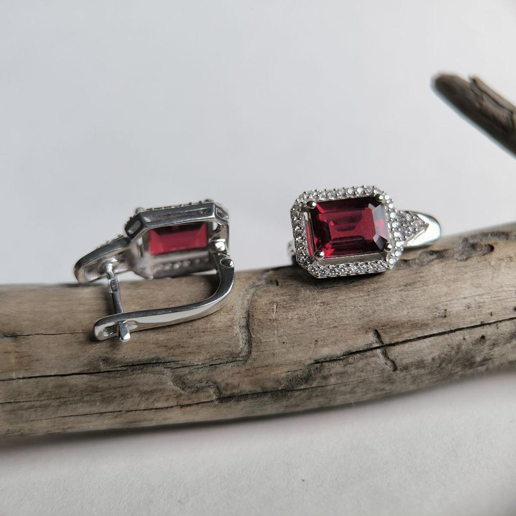 Boucles d'oreilles en argent avec grenat nano artificiel, oxydes de zirconium (60002310)