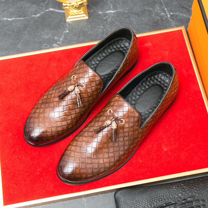 Fashion New Designer Pointed Woven Pattern Tassels Wedding Formal Leather Shoes Men Casual Platform Loafers Homecoming Dress Footwear