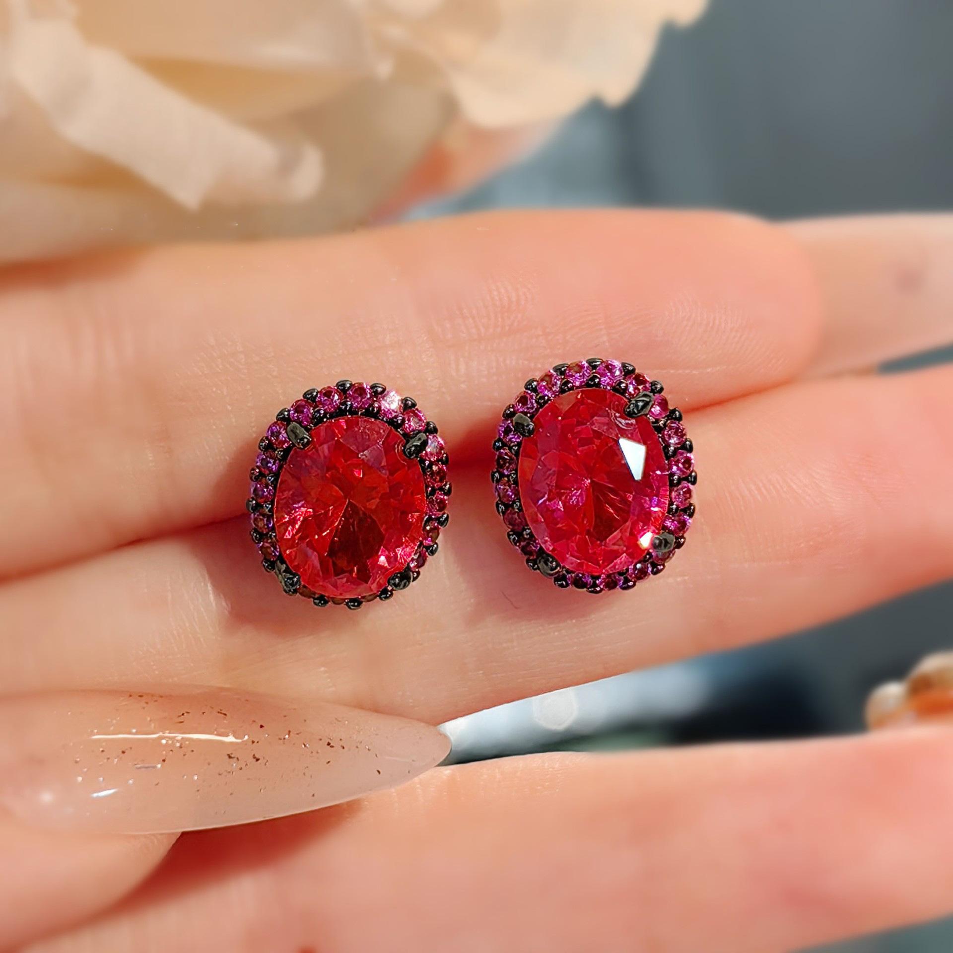 

Комплект колье и серег-пусет из имитации красного корунда, кольцо с открывающейся регулируемой шинкой из темно-черного золота для женщин