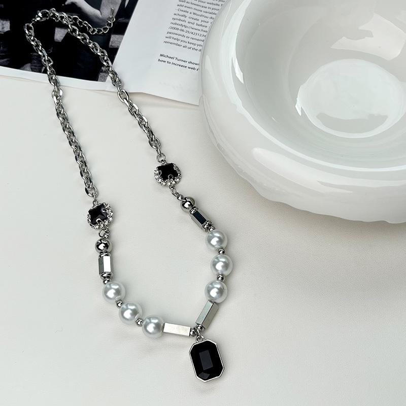 Black gemstone pearl necklace trendy collarbone chain couple titanium steel sweater chain design hip hop chain