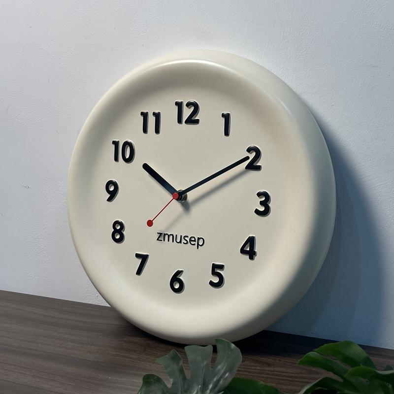Cream Wind Round Clock Wall Creative Design Living Room High Quality Interior Wall Clock Simple Modern Horloge Murale Furniture