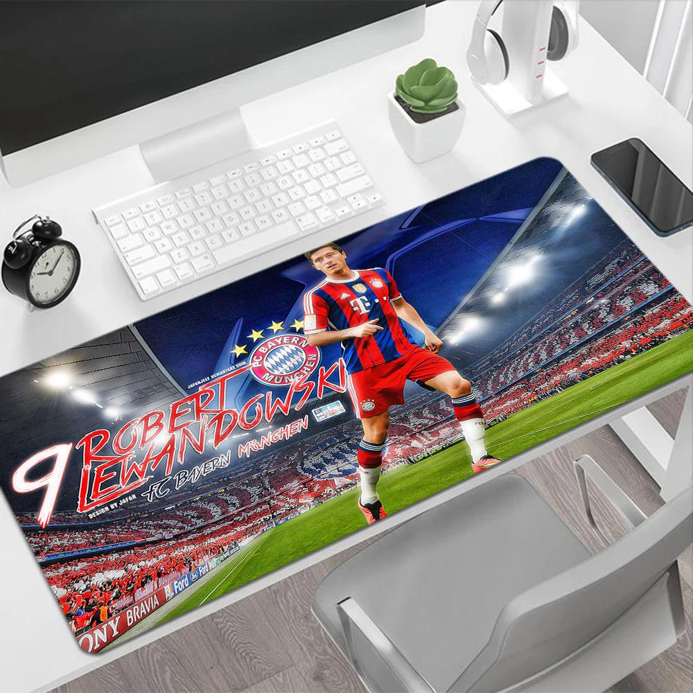 Robin Van Persie's Skills Gaming Mouse Pad Desk Mat Desktop Mouse Pad Non-Slip Rubber Bottom Gaming Accessories Ideal Gift for Gamers