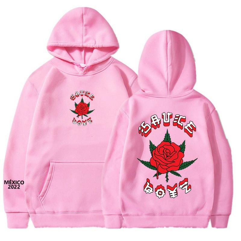 Hanorac cu capota de rapper american Eladio Carrion