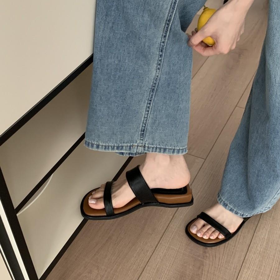 Retro square head flat bottom slippers women's summer wear French simple one-word sandals fashion casual vacation beach shoes