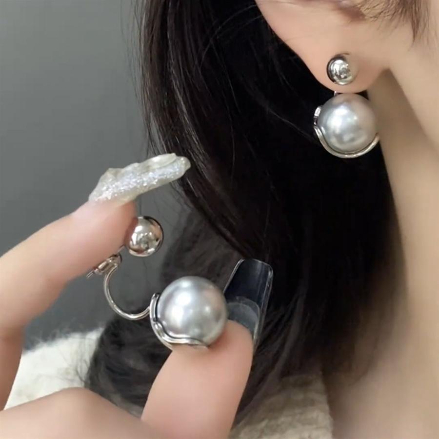 Niche design versatile gray pearl stud earrings women, silver needle earrings temperament earrings
