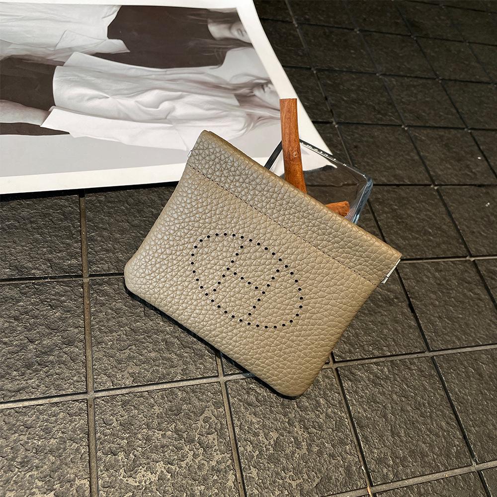 

Женский кошелек для монет и визитница из натуральной кожи - Дизайн с перфорацией из коровьей кожи, Мини-отделение для помады, Изысканный держатель для ID