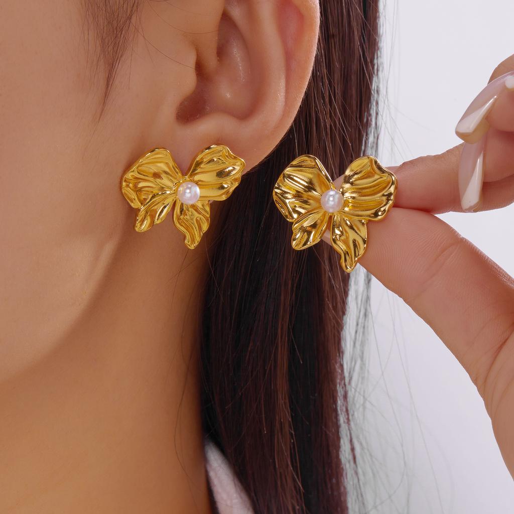 Bohemian Stainless Steel Heart Stud Earrings for Women Romantic Simple Flower Imitation Zircon Ear Zircon Daily Wear Zircon