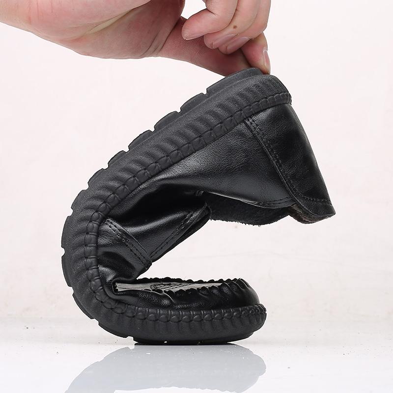 Fashion Genuine Leather Mens Loafers Comfortable Slip on Driving Casual Shoes Soft Bottom Men's Boat Footwear Fashion Comfortable Lazy