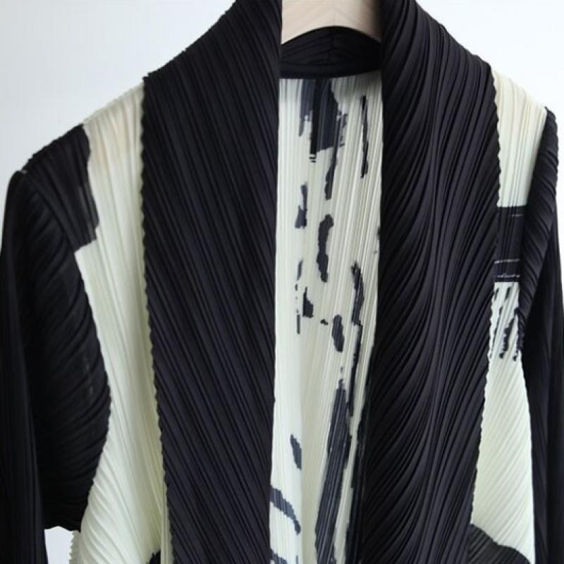 Shiz Madam Asymmetrical Pleats Shawl Cardigan J31560