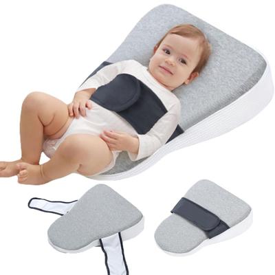 Antirullande nyfödd babykilkudde för 0-12M spädbarn 15 graders lutningsvinkel för sura uppstötningar Kräkningsavlastning stödkilkudde Baby amningskudde