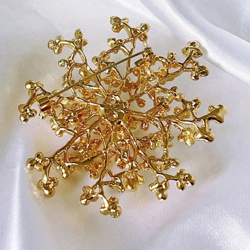 Elegant Faux Pearl Cluster Brooch, Gold-Tone Floral Spray Design, Women's Bridal Accessory for Wedding Party Gift