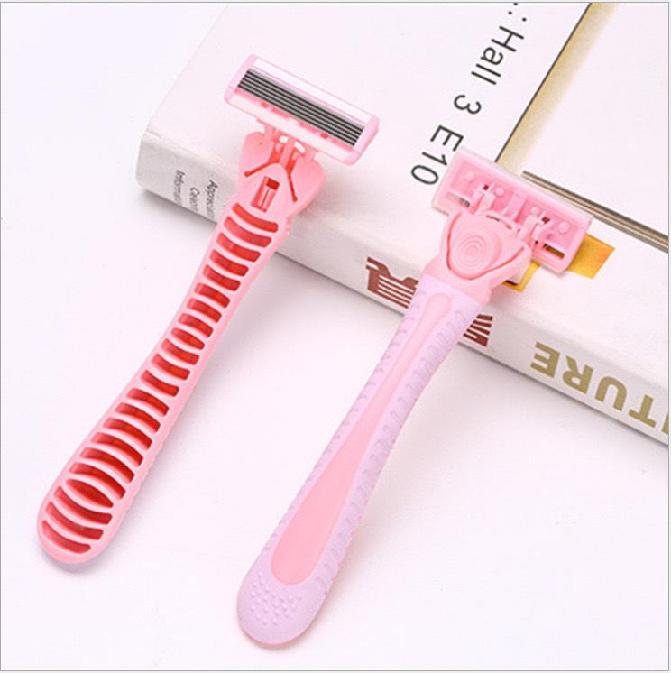 

Шестислойная женская бритва с подвижной головкой для бритья интимных зон, ног и подмышек Six-layer Blade