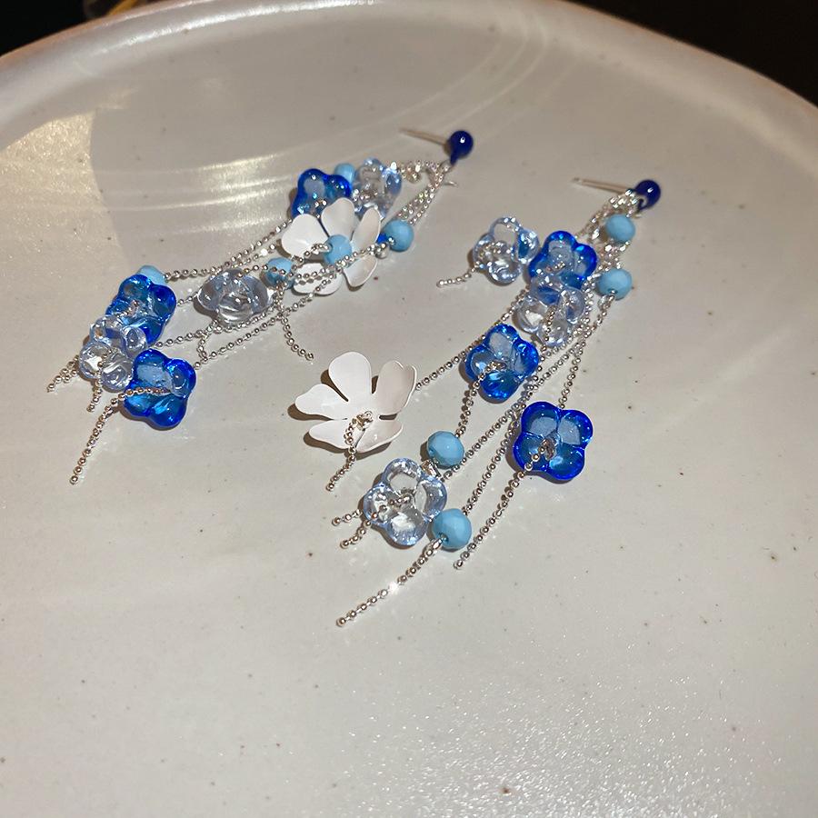 Silver Needle Cross-Border Tassel Earrings: Women's Versatile, Stylish Studs with a Unique, Trendy Design.
